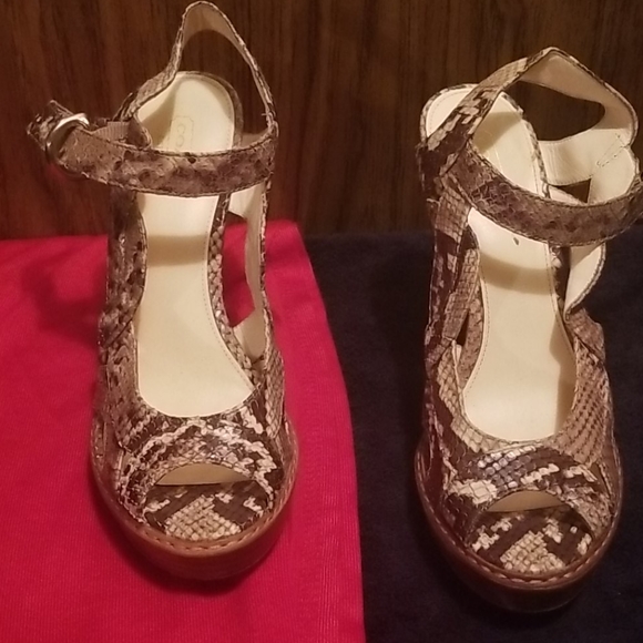 Shoes - Picture 2 of 4
